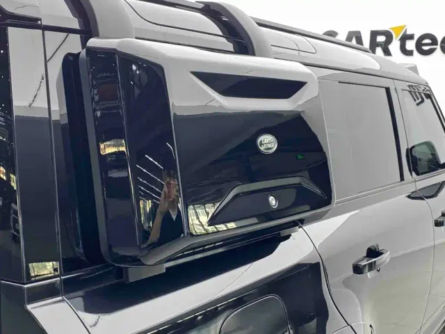 Land Rover Defender — Фото автомобиля 13