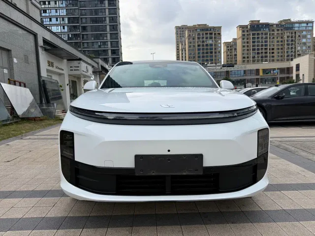 Li Auto L6 — Фото автомобиля 2