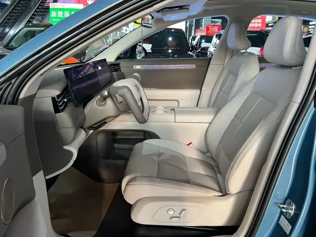 IM Motors LS6 — Фото автомобиля 8