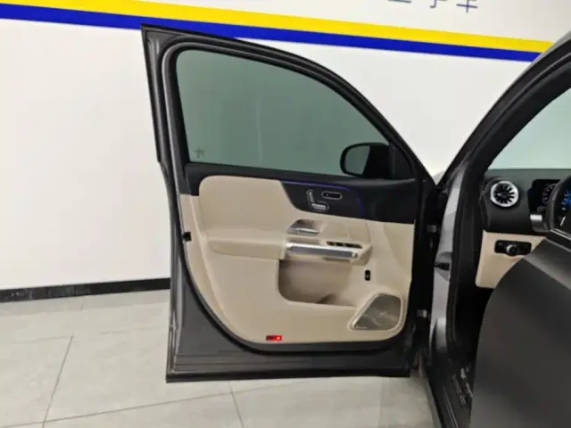 Mercedes-Benz EQB — Фото автомобиля 7