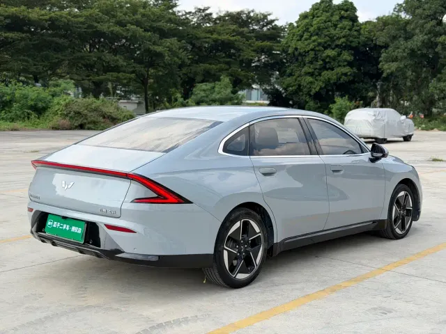 Wuling Starlight — Фото автомобиля 5