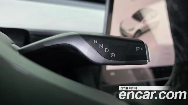 Tesla Model Y — Фото автомобиля 11