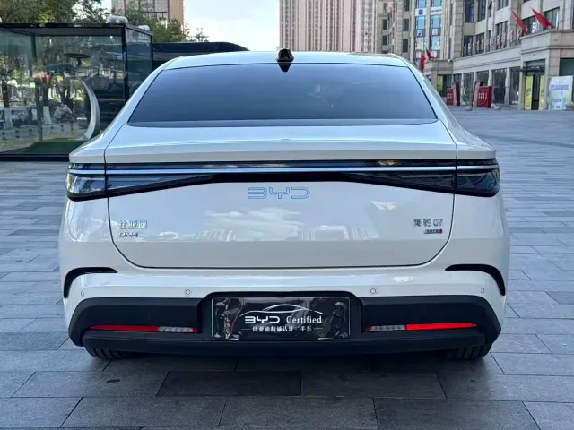 BYD Seal 07 DM-i — Фото автомобиля 14