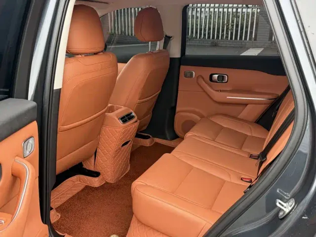 Leapmotor C10 — Фото автомобиля 15