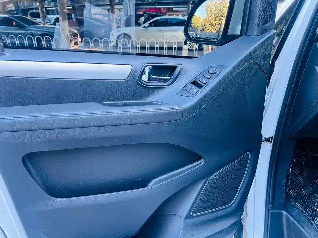 Maxus G20 — Фото автомобиля 12