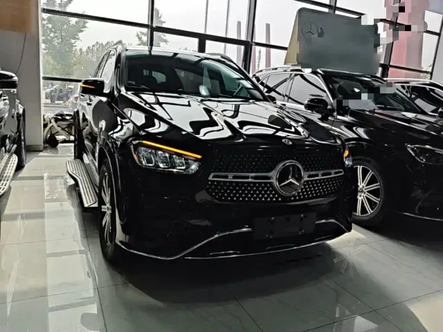Mercedes-Benz GLE-Class — Фото автомобиля 3