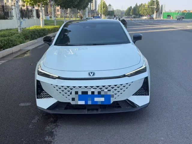 Changan UNI-V — Фото автомобиля 2