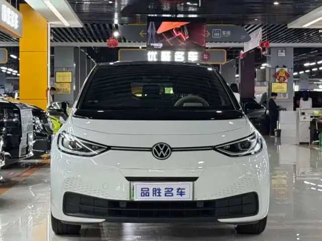Volkswagen ID.3 — Фото автомобиля 2