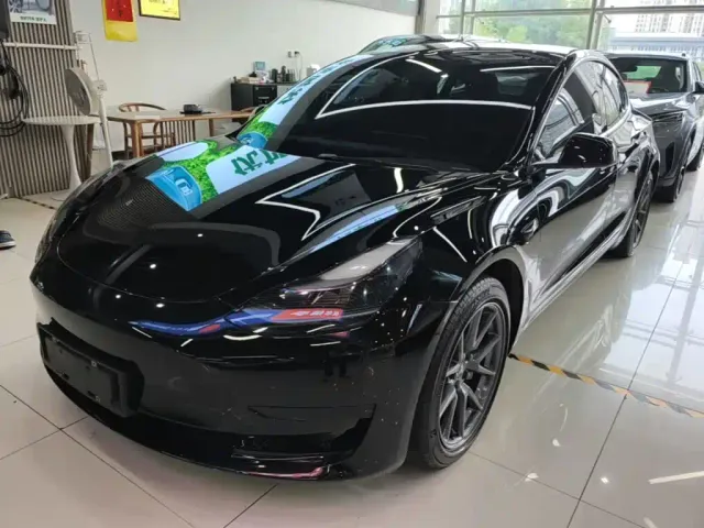 Фотография автомобиля — Tesla Model 3