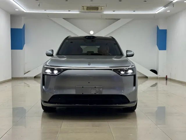 Aito M8 — Фото автомобиля 2