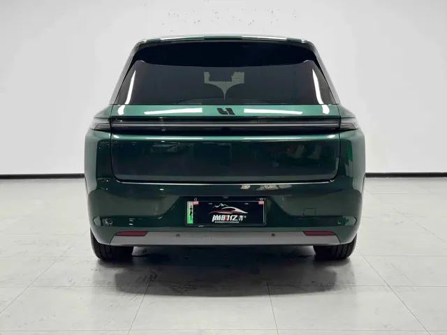 Li Auto L8 — Фото автомобиля 5