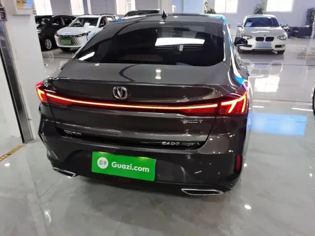 Changan Eado — Фото автомобиля 5