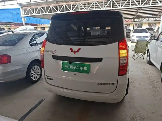 Wuling Hongguang — Фото автомобиля 5
