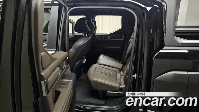 Kia Tasman Tasman 2.5T Бензин 4WD — Фото автомобиля 11