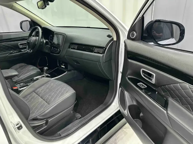 Mitsubishi Outlander — Фото автомобиля 18