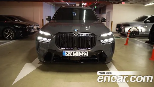 BMW X7 — Фото автомобиля 2