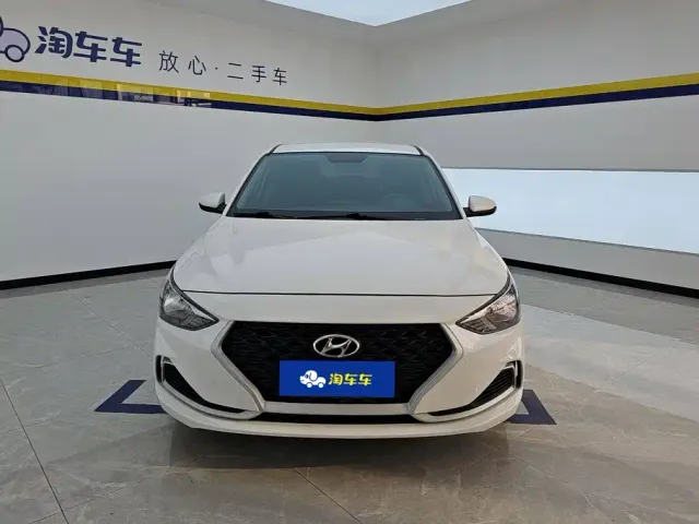 Hyundai Elantra — Фото автомобиля 2