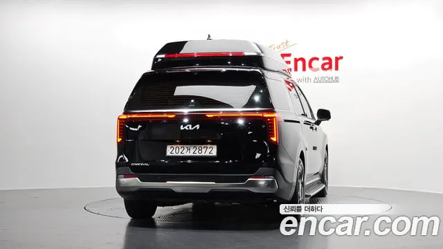 Kia Canival Новый Carnival 4 поколение Бензин 4 места Hi-Limousine — Фото автомобиля 4