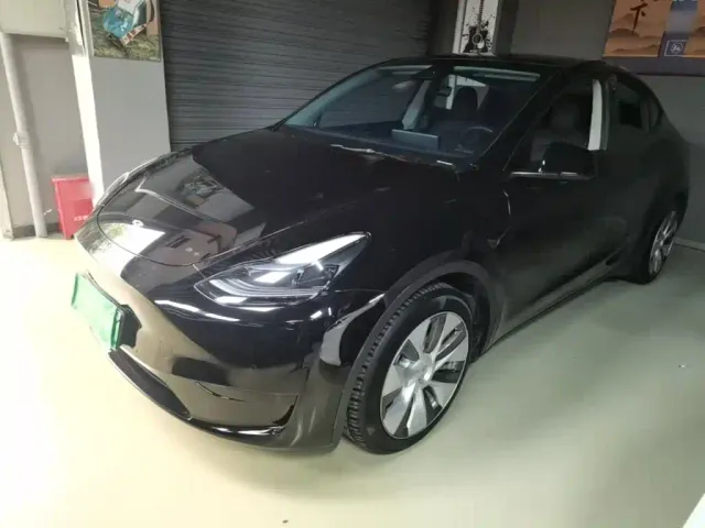 Фотография автомобиля — Tesla Model Y