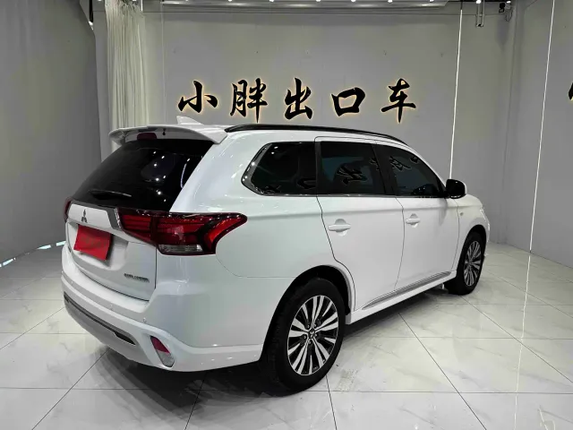 Mitsubishi Outlander — Фото автомобиля 4
