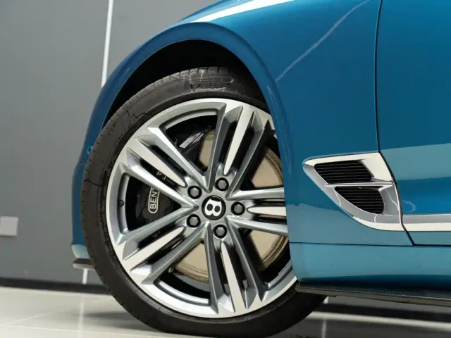 Bentley Continental — Фото автомобиля 6