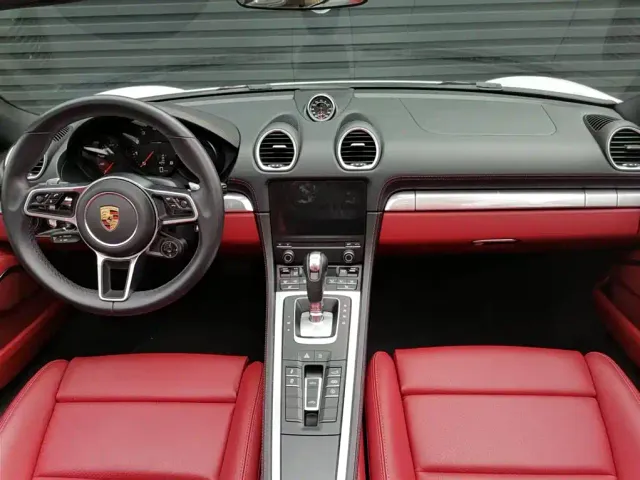 Porsche 718 — Фото автомобиля 5