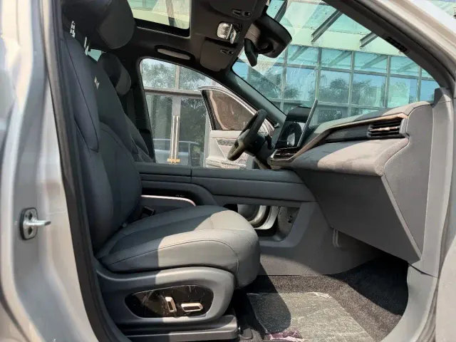 Dongfeng eπ 008 — Фото автомобиля 9