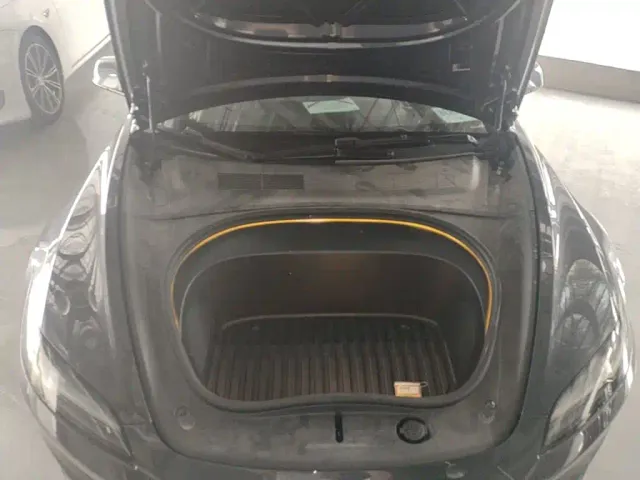Tesla Model 3 — Фото автомобиля 19