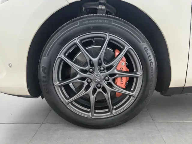 IM Motors LS6 — Фото автомобиля 17