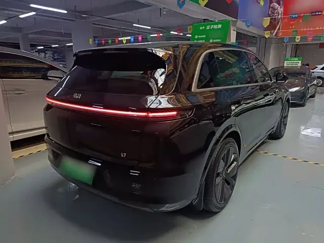 Li Auto L7 — Фото автомобиля 6