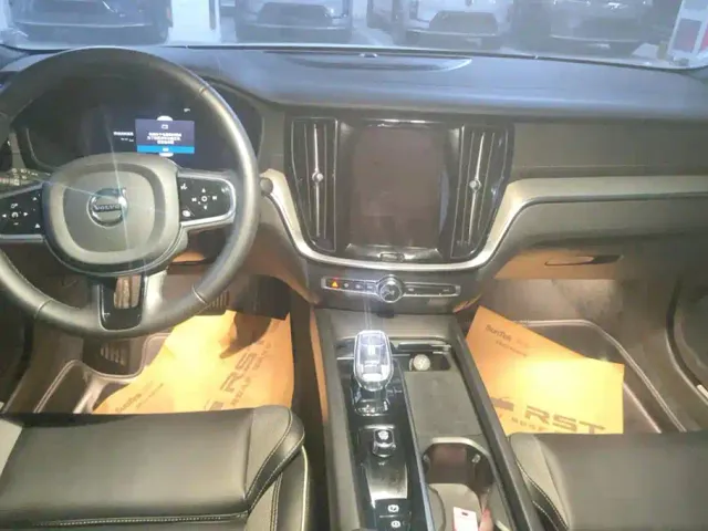 Volvo S60 — Фото автомобиля 12