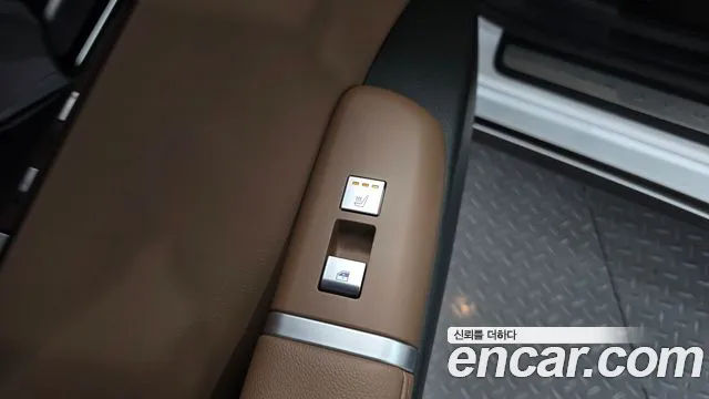 Hyundai Grandeur Grandeur (GN7) 2.5 Бензин 2WD — Фото автомобиля 30