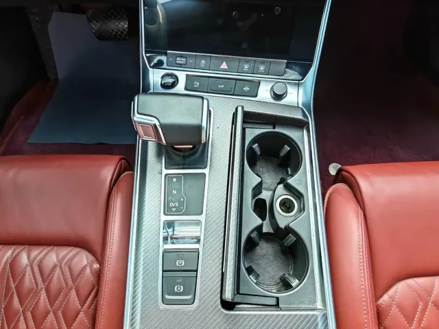 Audi A7L — Фото автомобиля 15