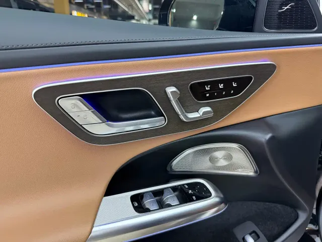 Mercedes-Benz E-Class — Фото автомобиля 6