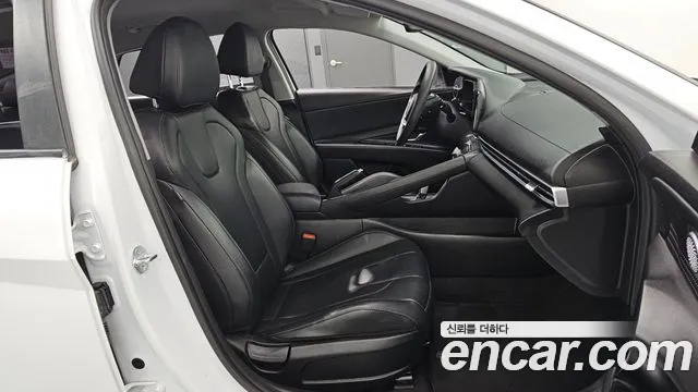 Hyundai Avante CN7 — Фото автомобиля 16