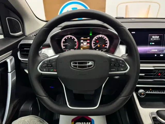 Geely Binyue — Фото автомобиля 11