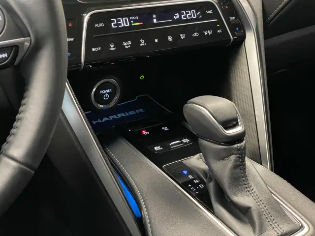 Toyota Harrier — Фото автомобиля 18