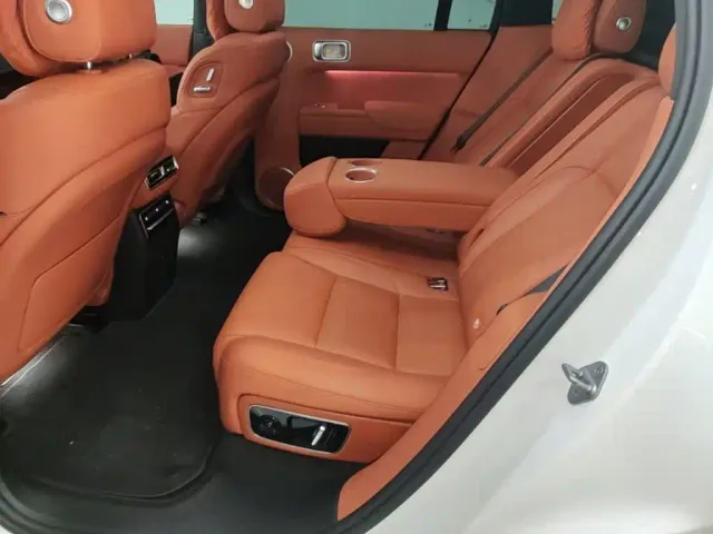 Li Auto L7 — Фото автомобиля 16