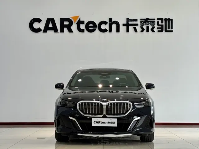 BMW 5 Series — Фото автомобиля 2