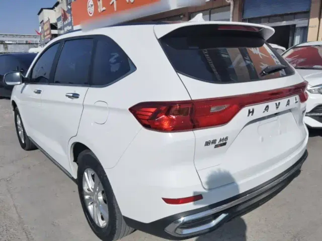 Haval M6 — Фото автомобиля 4
