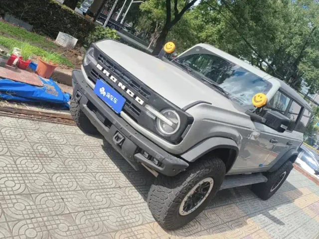 Фотография автомобиля — Ford Bronco