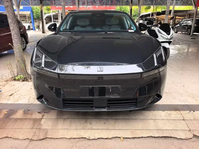 Lynk & Co Z10 — Фото автомобиля 2
