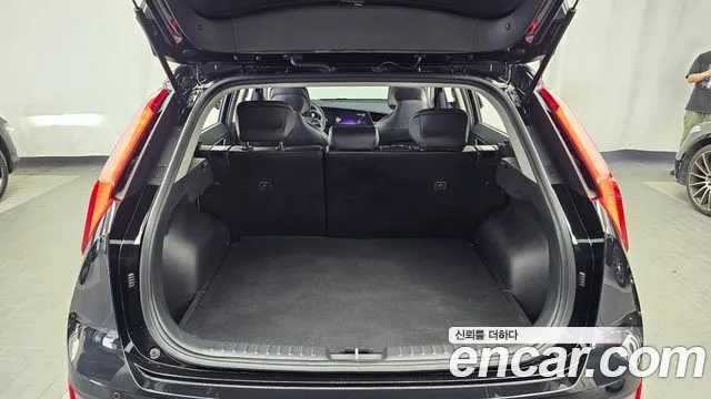 Kia Niro — Фото автомобиля 20