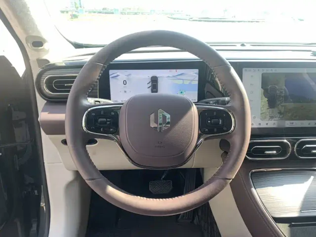 Leapmotor C11 — Фото автомобиля 2