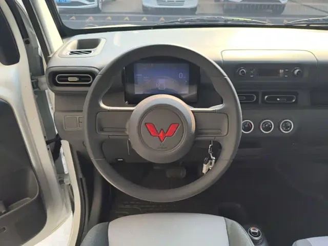 Wuling Zhiguang NEV — Фото автомобиля 10