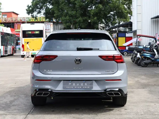 Volkswagen Golf — Фото автомобиля 8