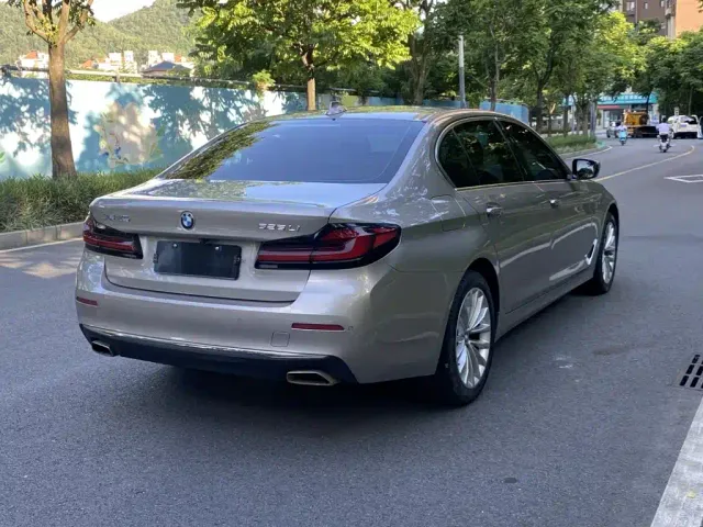 BMW 5 Series — Фото автомобиля 5