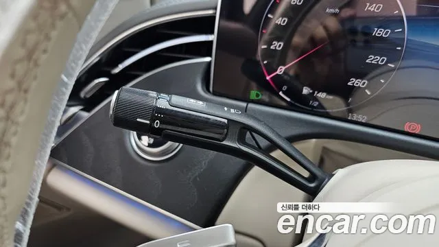 Mercedes-Benz E-Class — Фото автомобиля 16