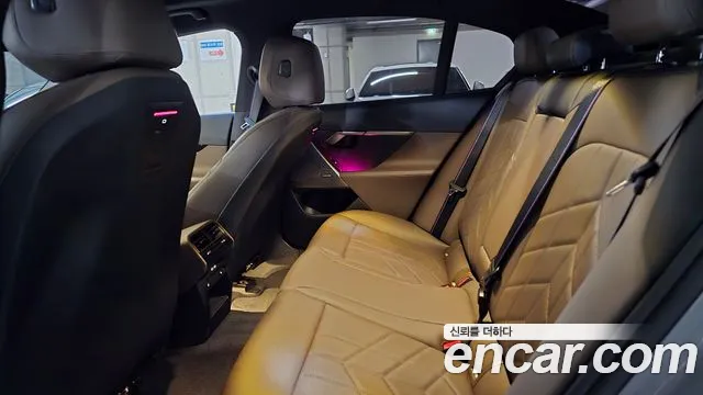 BMW 5-Series — Фото автомобиля 11