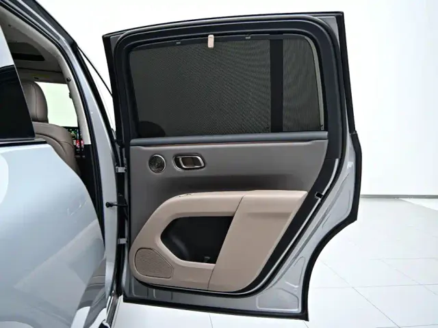 Li Auto i8 — Фото автомобиля 23